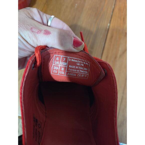 Dr. Martens Poppy Red Oxfords Womens Sz 8 Rare Hard To Find Like New!! - Picture 7 of 8